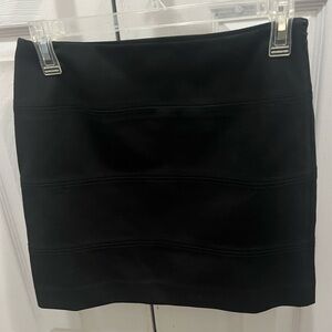 WhiteHouseBlackMarket Black skirt size xxs